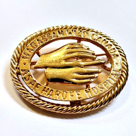 Jewelry - Canada Hospital Golden Hands Oval Pin Fashion Jewelry